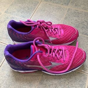 Mizuno Waverider 19 size 8